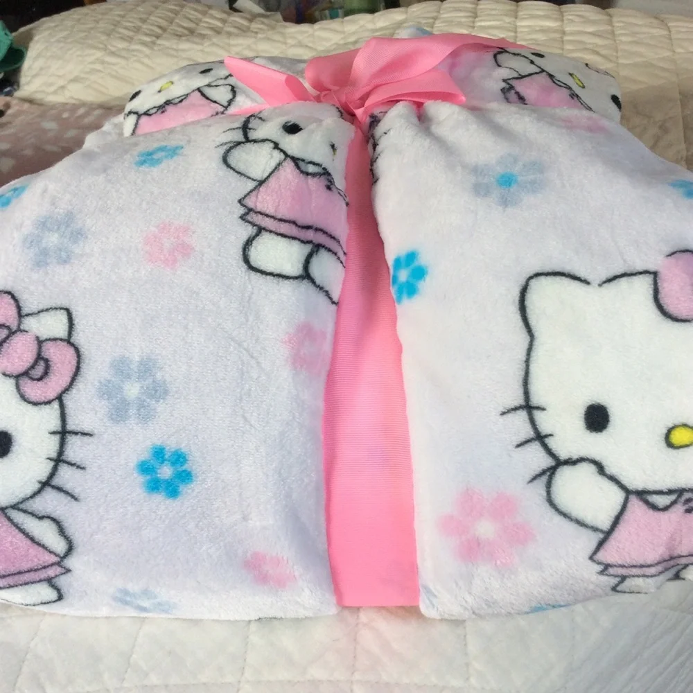 Hello kitty blanket